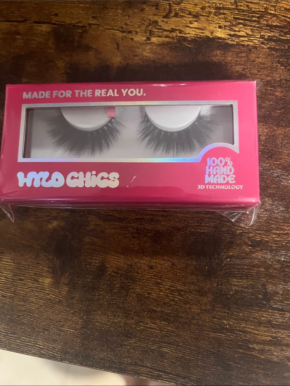 Wild Chics 100% Handmade False Eyelashes - Hot Pink Box